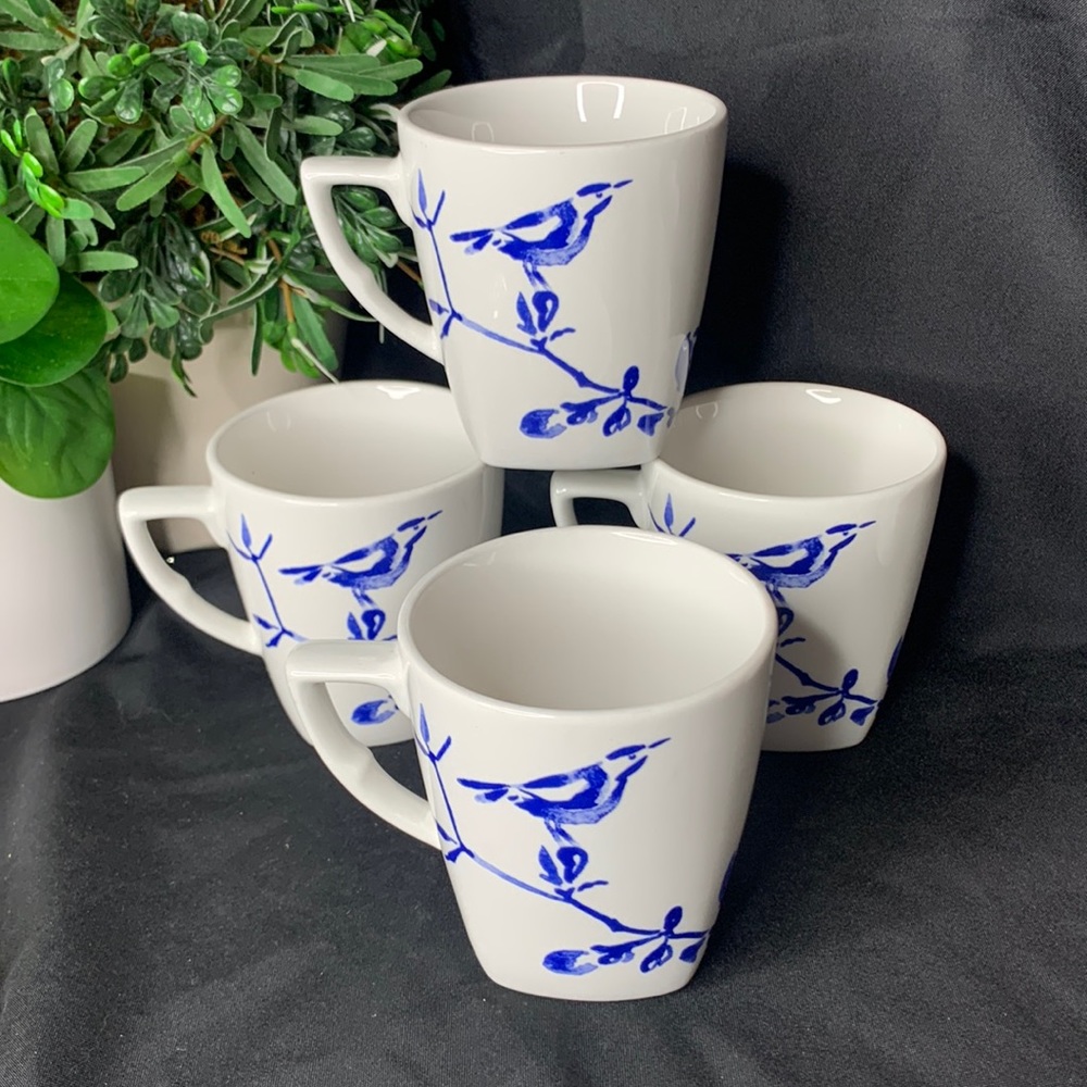 Set of 4 beautiful hard to find VIVA GREEN blue & white blue bird & foliage mugs